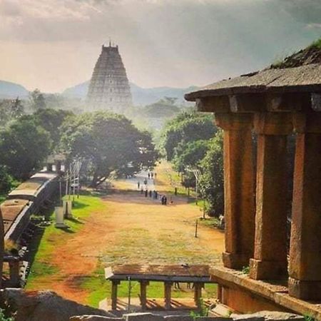 Om Shanti Om Home Stay & Cafe Hampi Kültér fotó