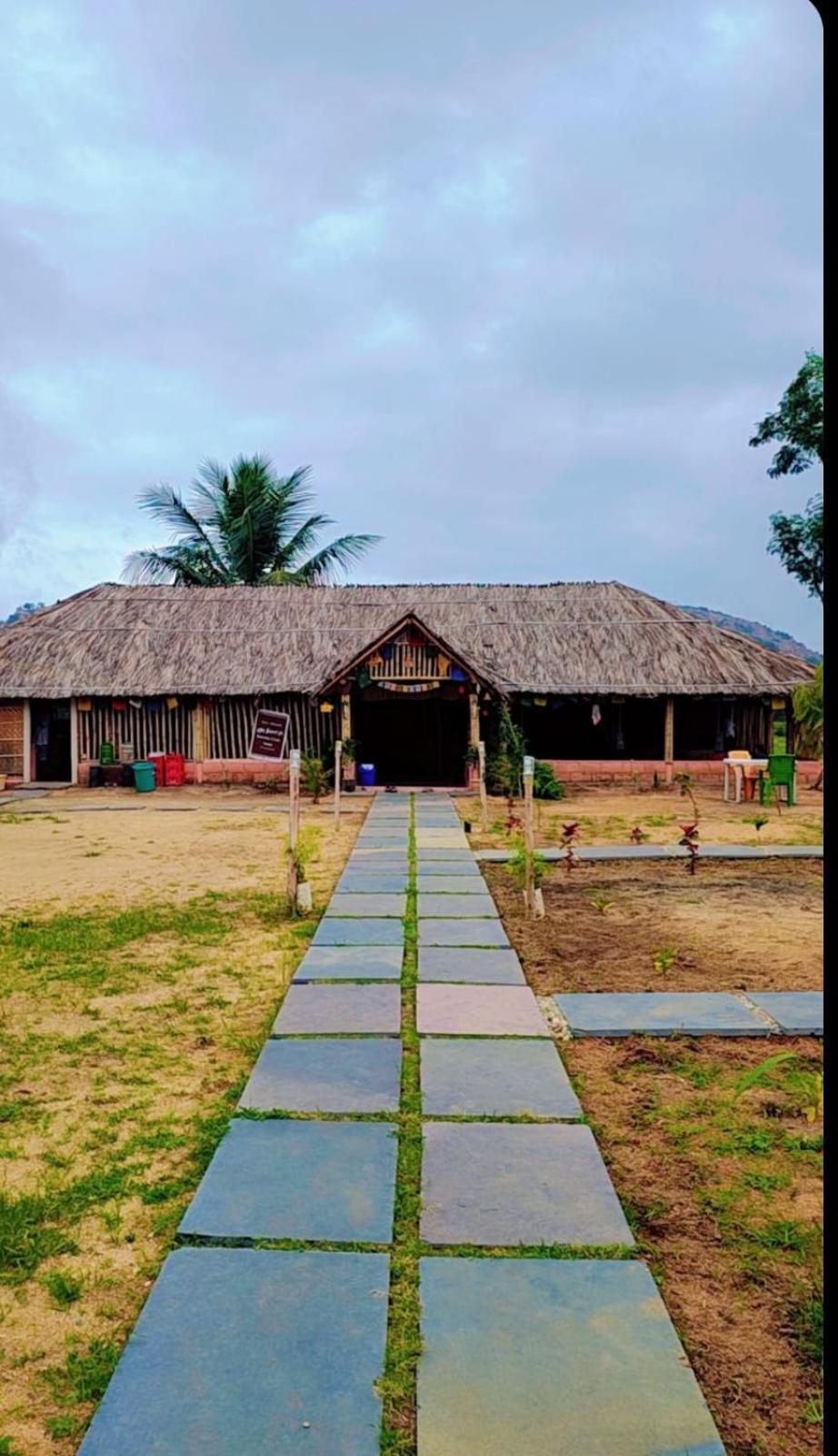 Om Shanti Om Home Stay & Cafe Hampi Kültér fotó