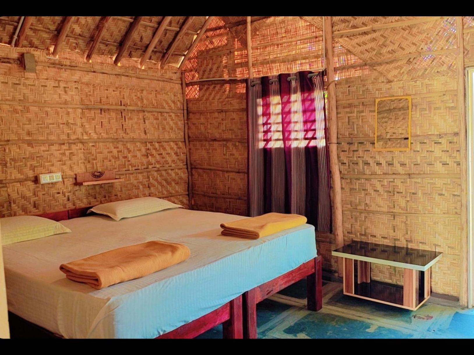 Om Shanti Om Home Stay & Cafe Hampi Kültér fotó