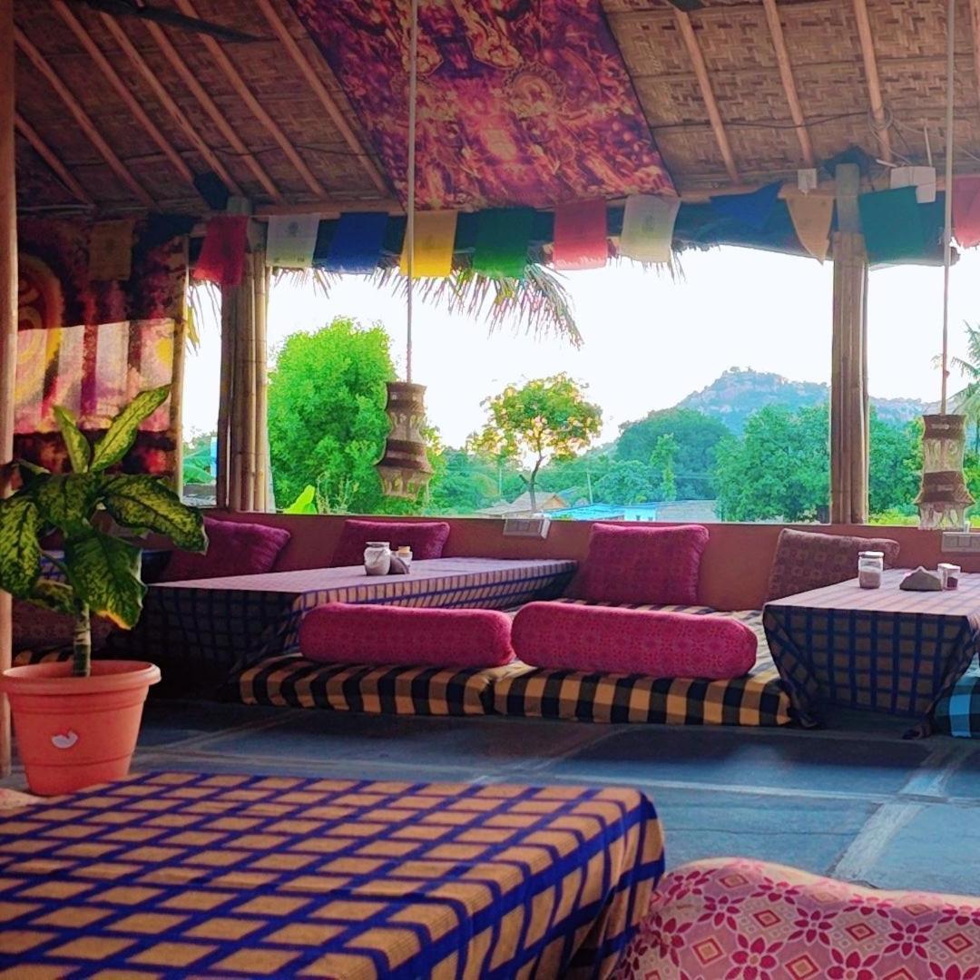 Om Shanti Om Home Stay & Cafe Hampi Kültér fotó