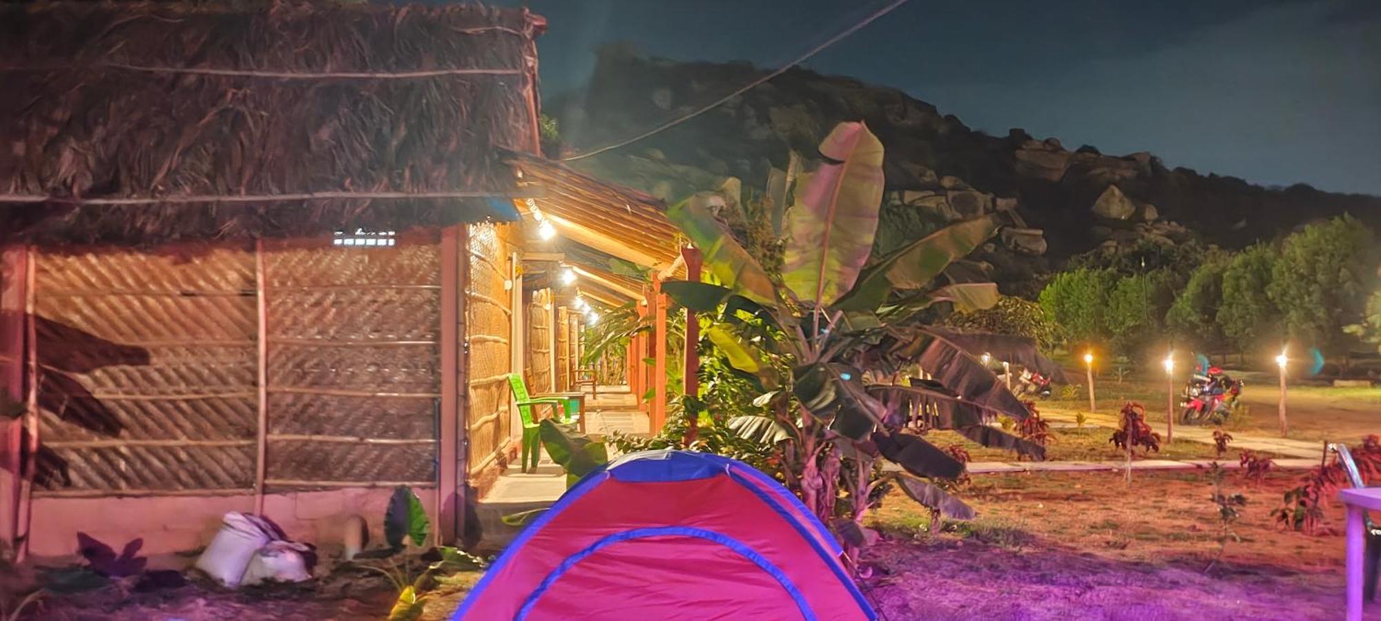 Om Shanti Om Home Stay & Cafe Hampi Kültér fotó