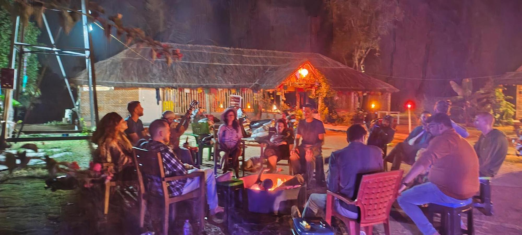 Om Shanti Om Home Stay & Cafe Hampi Kültér fotó